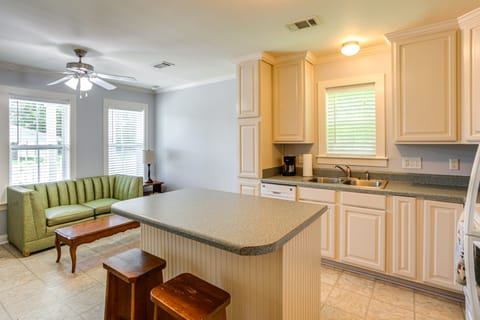 7 Mi to Ole Miss: Quiet Rural Retreat w/ Yard! House in Mississippi