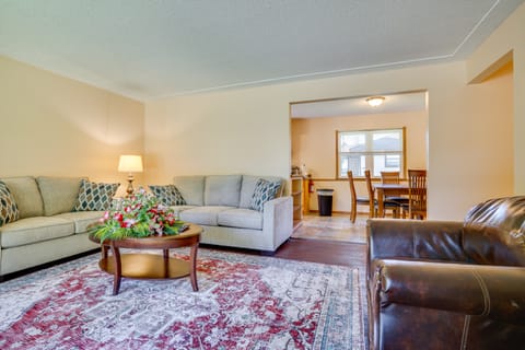 10 Mi to Downtown: Group Getaway in Minneapolis House in Brooklyn Center