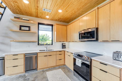 20-Acre Property w/ Trail: Hill Country Hideaway! House in Rio Grande