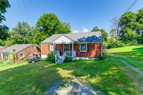 7 Mi to Dtwn: Apt w/ Spacious Yard in Nashville House in East Nashville