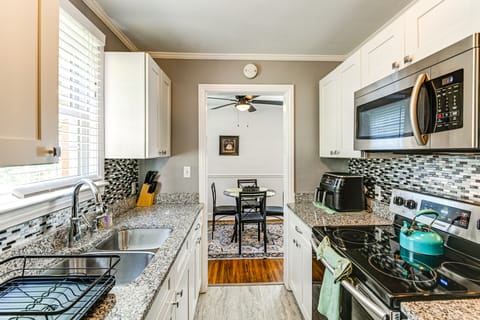 7 Mi to Dtwn: Apt w/ Spacious Yard in Nashville House in East Nashville