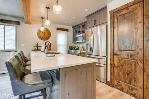 Walk to Slopes & Main St: Cozy Breckenridge Condo! Apartment in Breckenridge