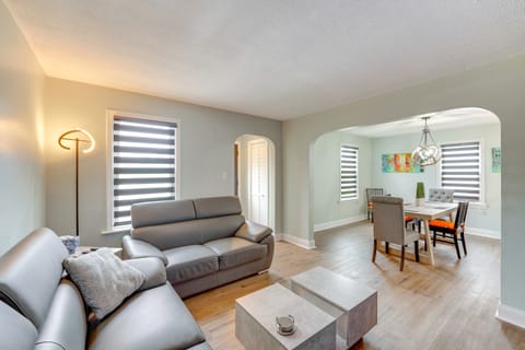 3 Mi to Dtwn Youngstown & YSU: Family Home w/ Yard House in Lansingville