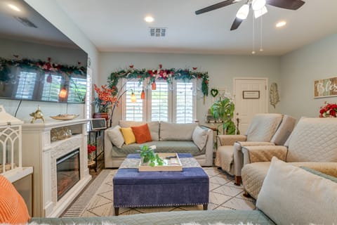 6 Mi to Dtwn Tempe: Dog-Friendly Retreat w/ Yard! House in Tempe