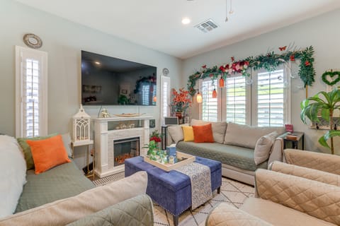 6 Mi to Dtwn Tempe: Dog-Friendly Retreat w/ Yard! House in Tempe