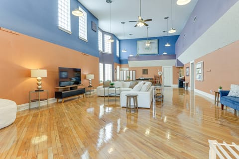 Downtown Apt: 23 Mi to Hocking Hills State Park Apartment in Ohio