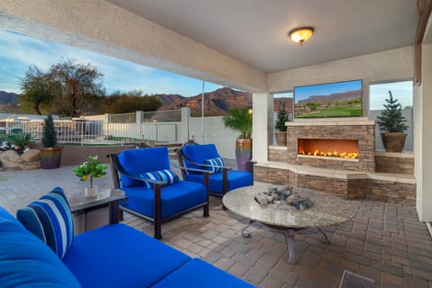 Breathtaking Family Retreat in Elite Gold Canyon! House in Gold Canyon