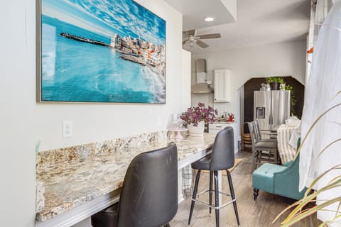 Walkable Apt in York St Historic District Apartment in Newport