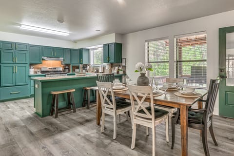 Mountain Retreat: Near Grindstone Lake & Trails! House in Ruidoso