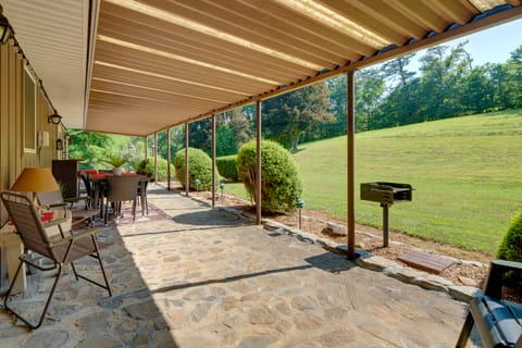 11 Mi to Asheville: Scenic Retreat w/ Game Room House in Upper Hominy