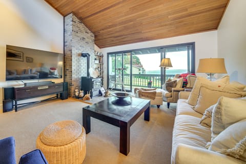 Water Views & Marina Access: Port Ludlow Getaway Apartment in Port Ludlow