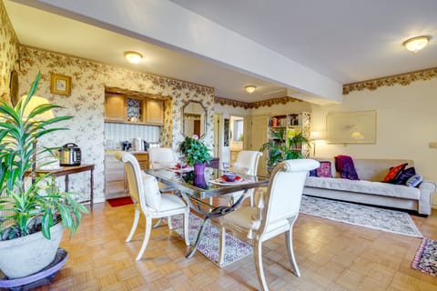 < 1 Mi to Jefferson Healthcare: Nurse-Ready Rental Apartment in Port Townsend