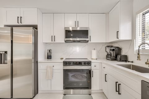 3 Mi to Sand & Surf: Delray Beach Home w/ Patio! House in Gulf Stream