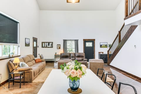 Relax, Reconnect & Explore: Modern Idaho House! House in Idaho