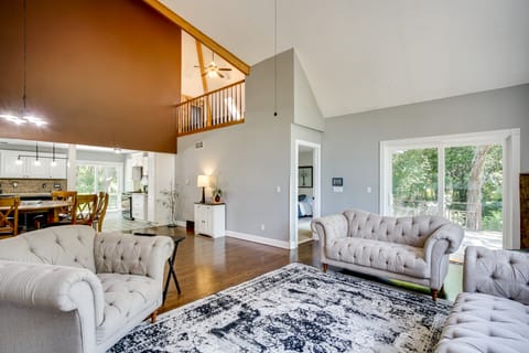 Spacious Family Villa w/ Decks in Chilton! Villa in Lake Winnebago