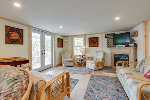 River Views & Boat Launch Access: Huntingdon Home House in Allegheny River