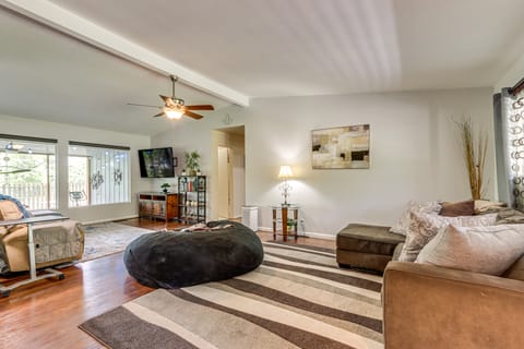 Walk to Lake Fayetteville: Family Retreat w/ Deck House in Springdale