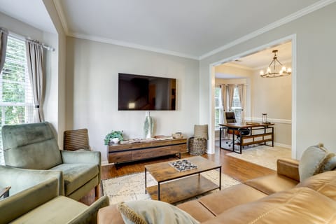 Playroom & Home Office: Family Retreat in Mauldin! Apartment in Greenville