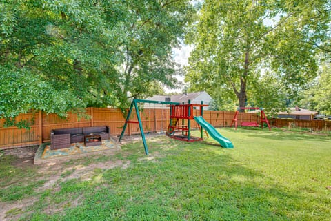 7 Mi to Mercedes-Benz Stadium: Artsy Gem in ATL! Apartment in East Point