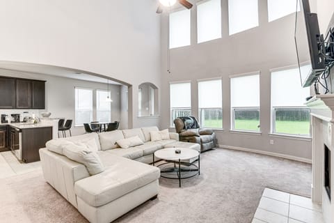 Grand Family Home w/ Patio & Fenced Yard in Arcola House in Pearland