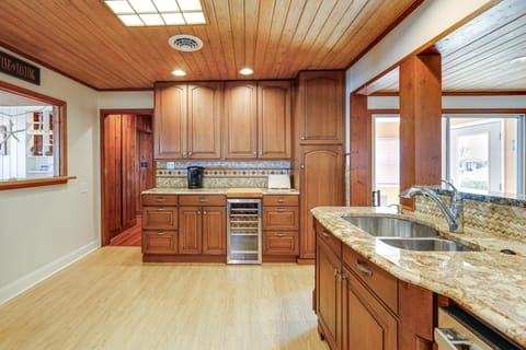 < 1 Mi to Boardwalk! Family Getaway in Ocean City House in Ocean City