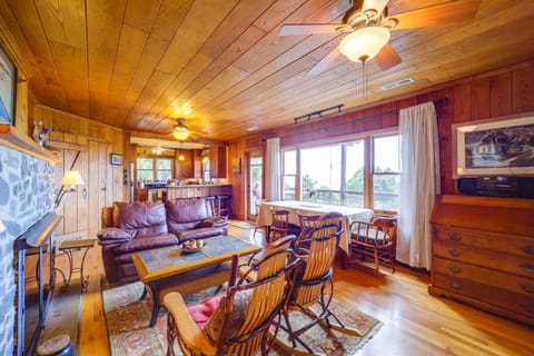 Little Switzerland Cabin w/ Stunning Mtn Views House in Mitchell County