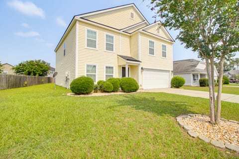 Spacious Home w/ Screened Patio in Pooler! House in Pooler