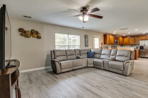 Spacious Home w/ Screened Patio in Pooler! House in Pooler