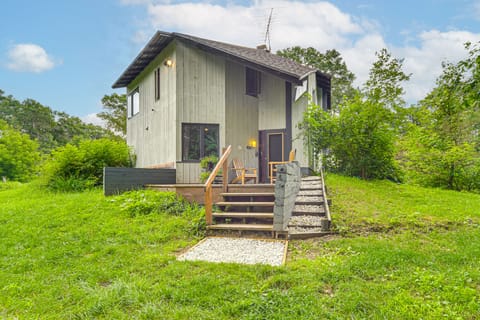Sauna & Porch: 'Writer's Croft of Otter Creek' Gem House in Wisconsin