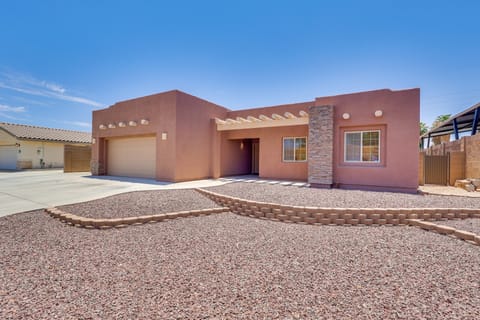 1 Mi to Golf Course: Yuma Oasis w/ Furnished Patio House in Fortuna Foothills