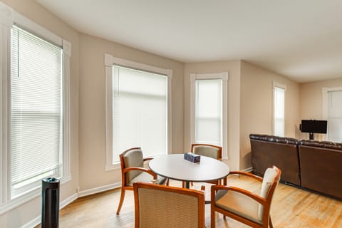 < 1 Mi to Main St: Quiet Apartment in Galesburg! Apartment in Galesburg