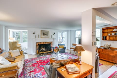 Steps to Downtown Stockbridge: Home w/ Patio! House in Stockbridge