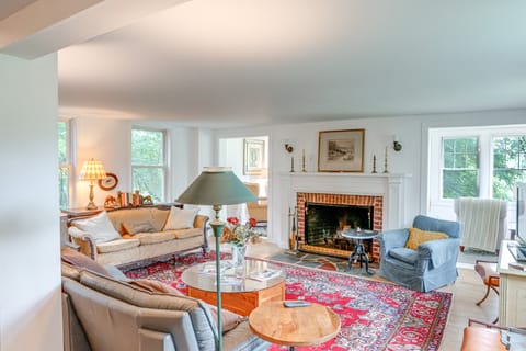 Steps to Downtown Stockbridge: Home w/ Patio! House in Stockbridge