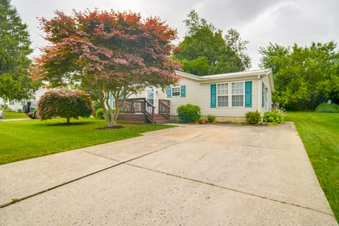 1 Mi to Lake Access: Erie Home w/ Private Backyard House in Millcreek Township