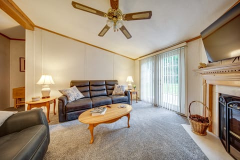 1 Mi to Lake Access: Erie Home w/ Private Backyard House in Millcreek Township