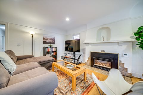 1 Mi to Univ of Wash Campus: Seattle Home w/ Yard! House in University District