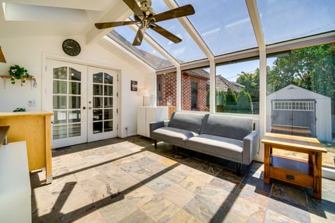 1 Mi to Univ of Wash Campus: Seattle Home w/ Yard! House in University District