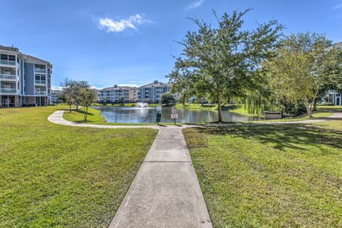 Golf Course Getaway w/ Pool Access in Myrtle Beach Apartment in Myrtle Beach