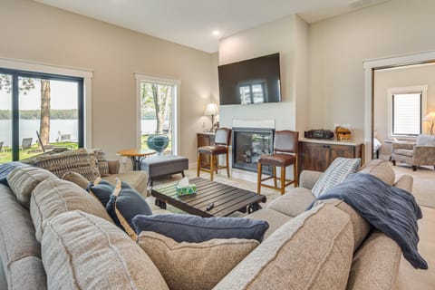 Lake Wapogasset Home w/ Dock: 7 Mi to Amery House in Wisconsin