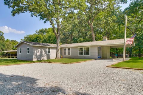 Walk to Marina & Lake: Family Retreat in Afton! House in Lake O The Cherokees