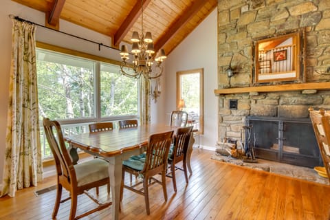 Getaway w/ Guest House - 6 Mi to Lake Glenville! House in Tennessee