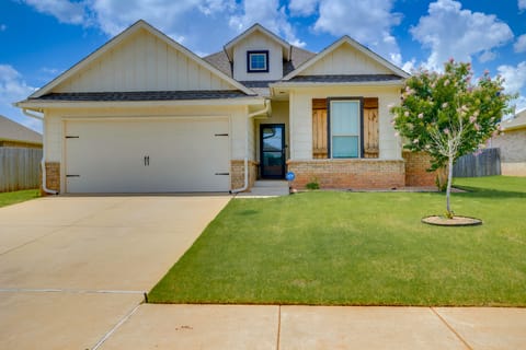 14 Mi to Dtwn OKC: Quiet Yukon Gem House in Oklahoma City