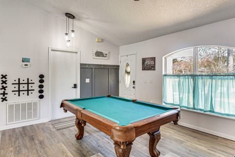 Palm Coast Comfort: Family Home w/ Lanai, Big Yard House in Palm Coast