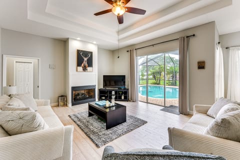 Game, Swim & Unwind: Lakeside Retreat Near Disney House in Haines City