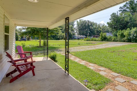 Near Hiking & Historic Sites: Jackson Home w/ Yard House in Jackson