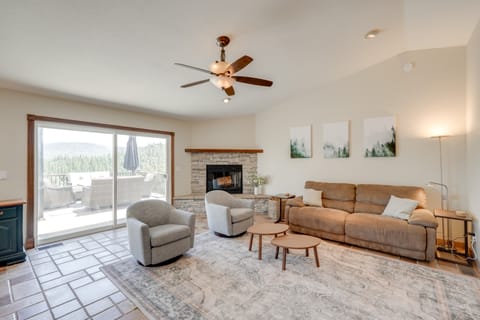 Mtn Views + Game Room: Family Retreat in Groveland House in Groveland