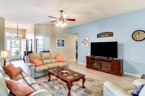 Outdoor Oasis: Group Getaway in Pensacola! House in Alabama