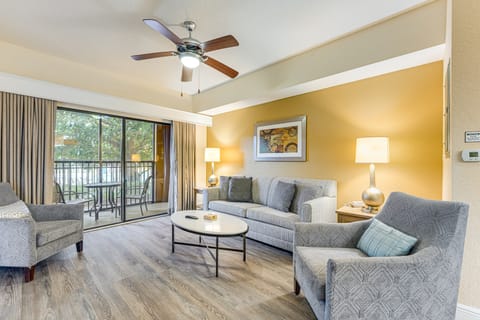Poolside Bliss & Theme Park Thrills: Orlando Oasis Apartment in Orlando