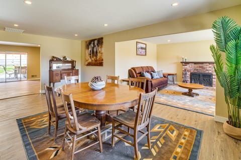 Fenced Yard & Outdoor Bar: Hillside Paicines Home! House in Sierra Nevada