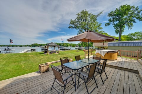 Lakefront Warsaw Home w/ Private Dock + Golf Cart House in Indiana